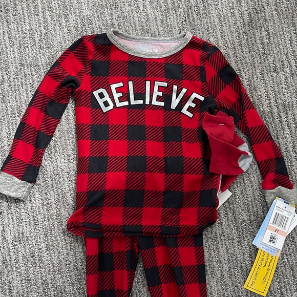 Max and Olivia Mini Believe Pajama Set with socks 2T - Picture 1 of 3